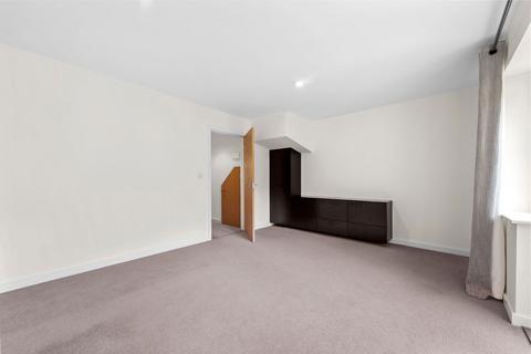 3 bedroom end of terrace house for sale, Isles Quarry Road, Sevenoaks TN15