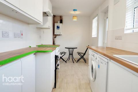 3 bedroom terraced house to rent, Grampian Grove, Chelmsford