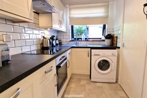 1 bedroom maisonette for sale, Somercoates Close, New Barnet EN4