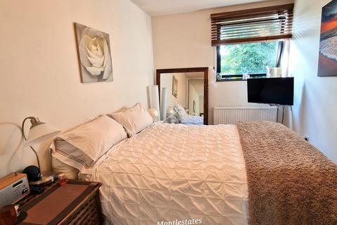 1 bedroom maisonette for sale, Somercoates Close, New Barnet EN4