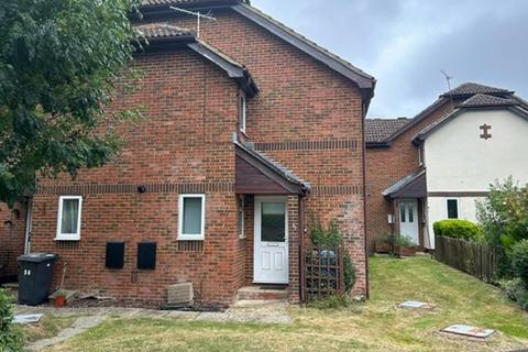 1 bedroom end of terrace house for sale, Barn Meadow Close,  Fleet,  GU52