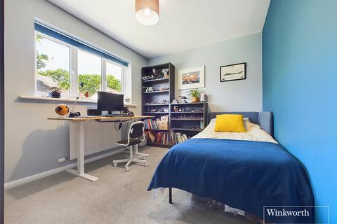 16 Dauntless Road, Burghfield Common, Reading, RG7 3NZ