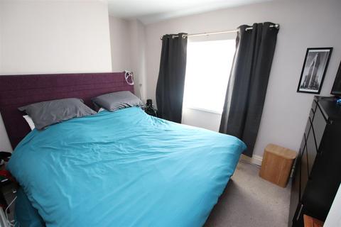 undefined, Garth Fold, Idle, Bradford