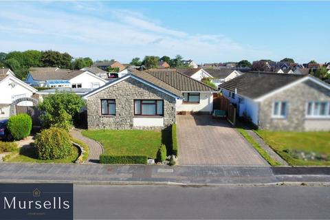 4 bedroom bungalow for sale, Spy Close, Poole BH16