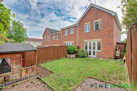 3 bedroom townhouse for sale, Juniper Close, Chesterfield S43