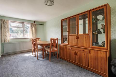 92 Parklands, Coopersale, Epping, CM16 7RG