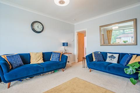 28 Randolph Drive, Clarkston, Glasgow, G76 8AW