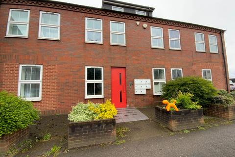 1 bedroom flat to rent, West Wycombe Road, High Wycombe, HP11