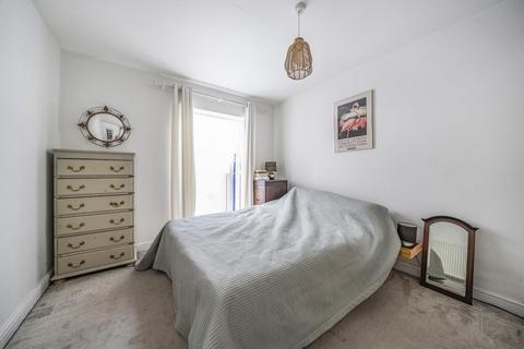 2 bedroom flat for sale, Rosebery Gardens, Crouch End