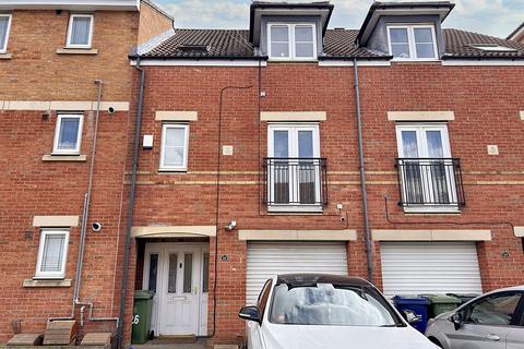 5 bedroom townhouse for sale, Foster Drive, St. James Village, Gateshead, Tyne and Wear, NE8 3JG