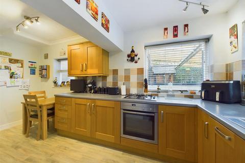 3 bedroom semi-detached house for sale, London Road, Buxton