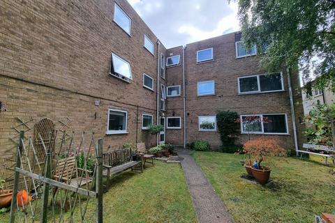 2 bedroom apartment for sale, Cringle Court, Potters Bar