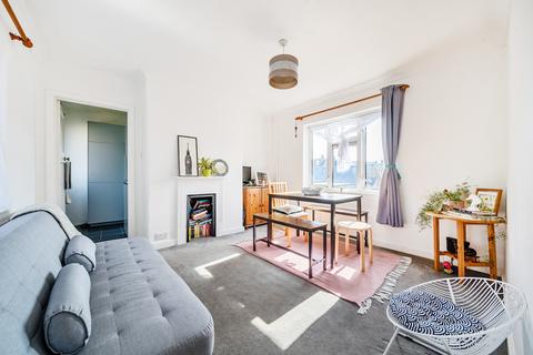 3 bedroom flat for sale, Sydney Road, Teddington, TW11