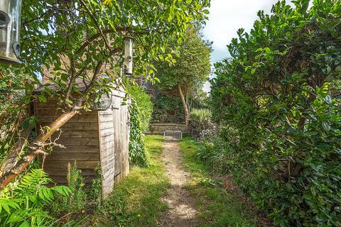 3 bedroom flat for sale, Sydney Road, Teddington, TW11