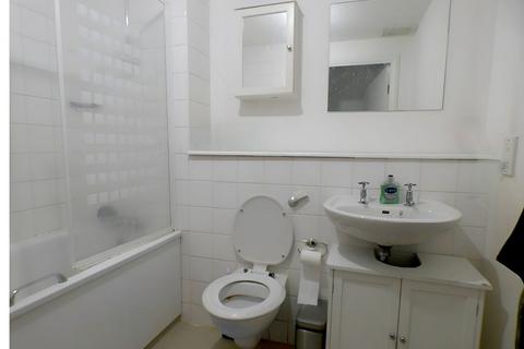 1 bedroom flat for sale, Salamanca Place, Lambeth, SE1