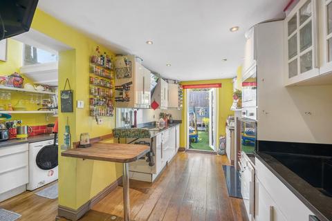 4 bedroom house for sale, Bythorn Street, SW9