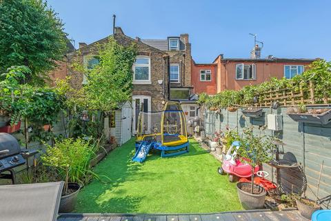 4 bedroom house for sale, Bythorn Street, SW9