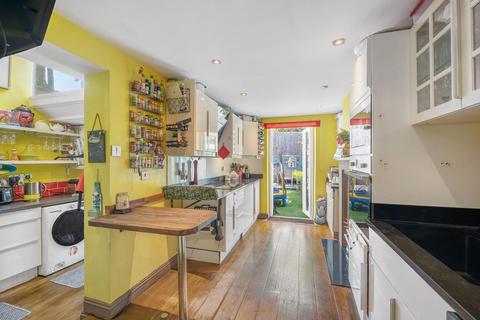 3 Bythorn Street, London, SW9 8AQ