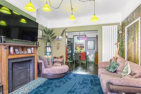 3 Bythorn Street, London, SW9 8AQ