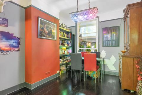 3 Bythorn Street, London, SW9 8AQ