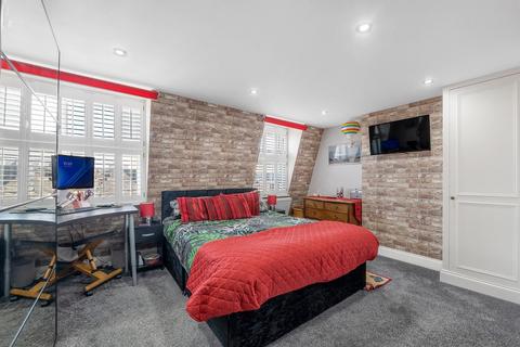 3 Bythorn Street, London, SW9 8AQ