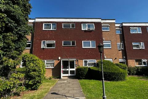 2 bedroom apartment to rent, Tithe Court, Slough SL3