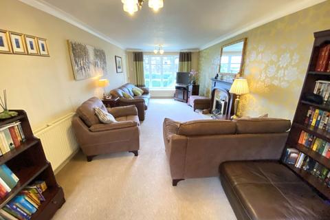 15 Alpine Drive, Royton, Oldham, OL2 5HA