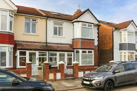 4 bedroom end of terrace house for sale, Battenburg Avenue, Portsmouth