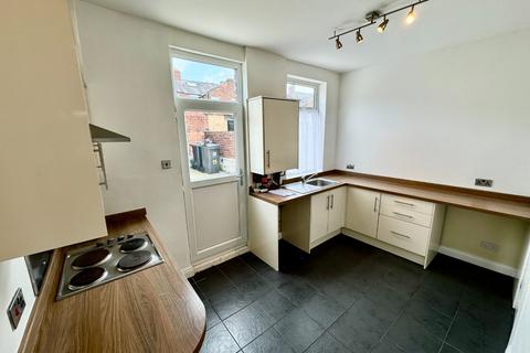 2 bedroom terraced house to rent, Major Street, Darlington DL3