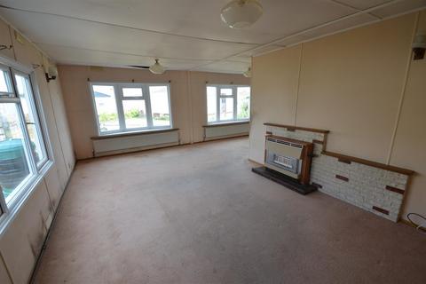 2 bedroom mobile home for sale, Three Star Park, Lower Stondon