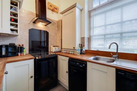 2 bedroom flat for sale, Ballentyne Court, Winchmore Hill, N21