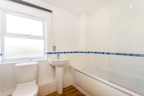 1 bedroom flat to rent, Ferndale Road, Clapham North, London, SW9