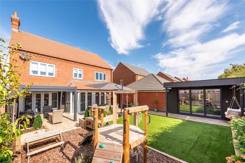 4 bedroom detached house for sale, Harvington Crescent, Hanslope, Milton Keynes, Buckinghamshire, MK19