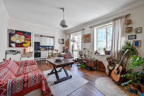 Flat 7, 28 Folgate Street, London, E1 6BX