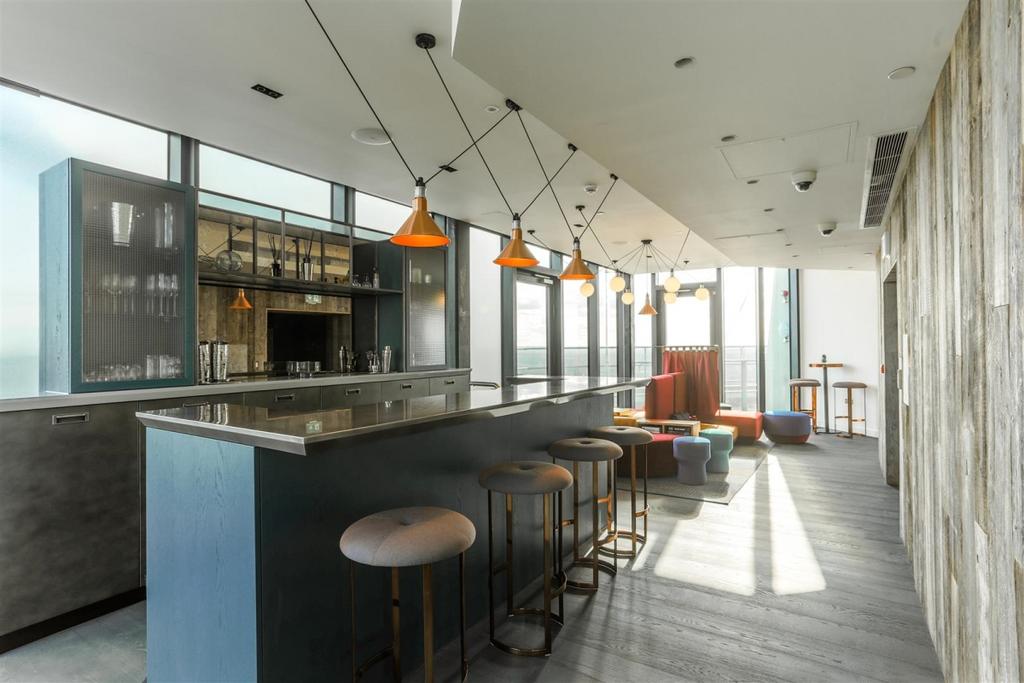 Uncle sky lounge-...