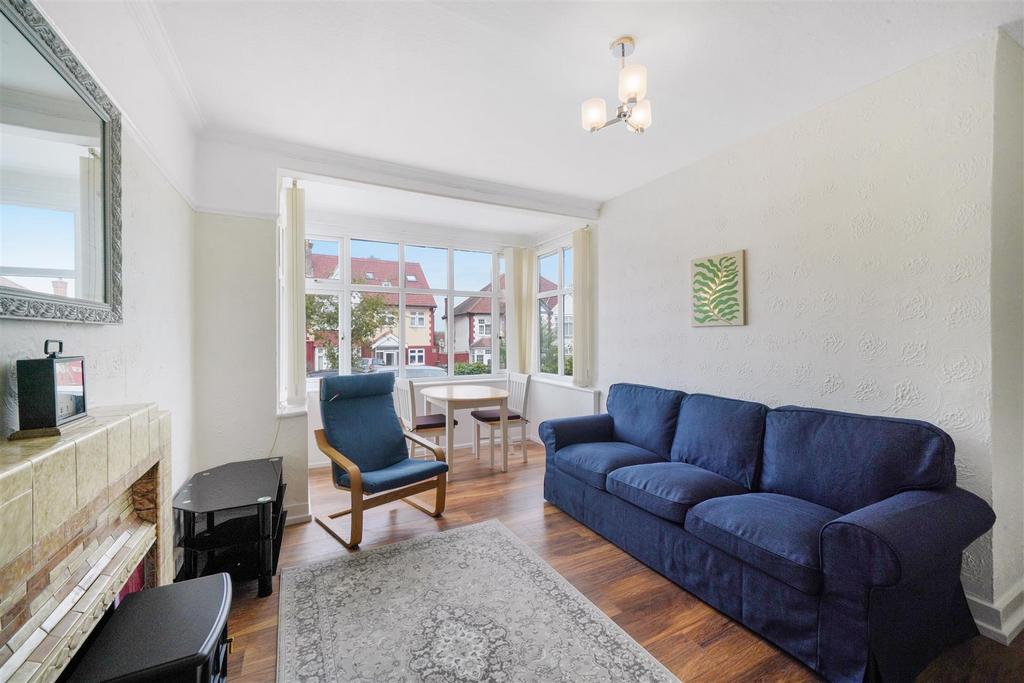 31 Park Chase - EY2c ATr3 IYgksyx8w EK6.jpg