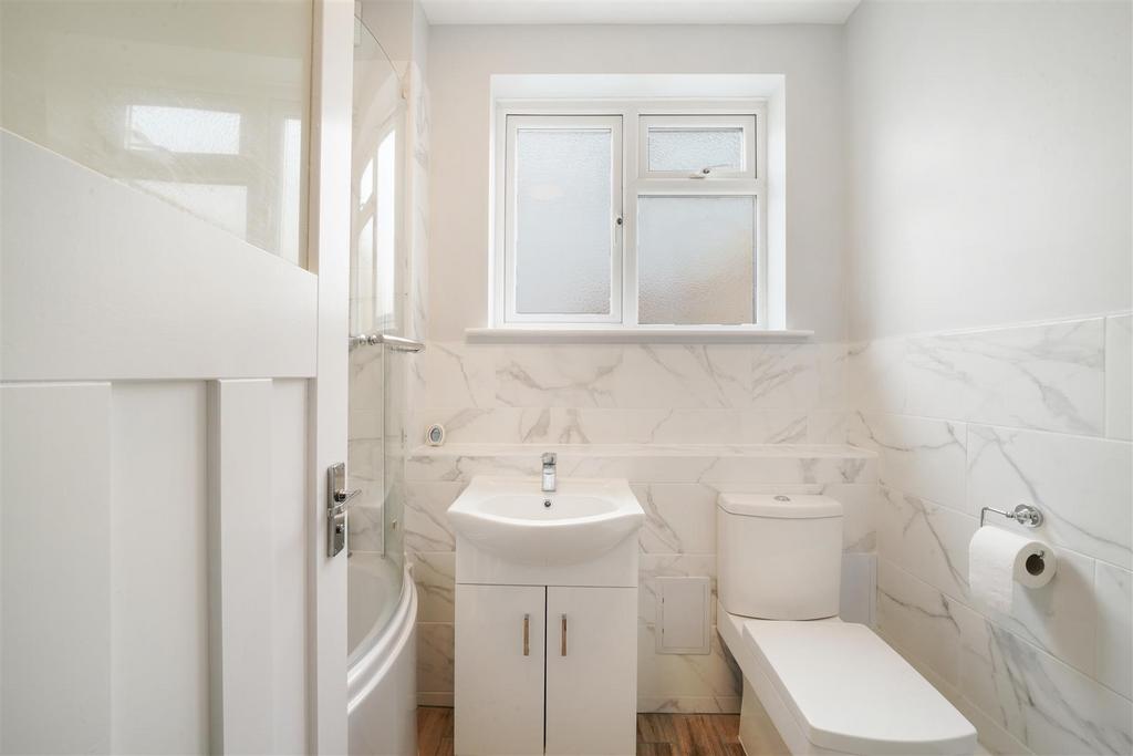 31 Park Chase - I4 TF2k Sw6 I4b Nlx SLgfh.jpg
