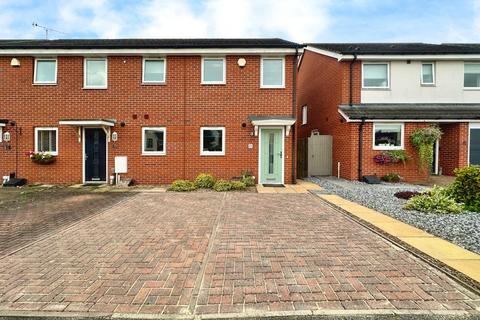 2 bedroom end of terrace house for sale, Oval Drive, Wolverhampton WV10