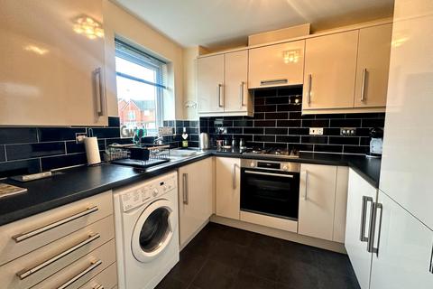 2 bedroom end of terrace house for sale, Oval Drive, Wolverhampton WV10