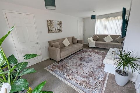 2 bedroom end of terrace house for sale, Gainsborough Road, Corby NN18