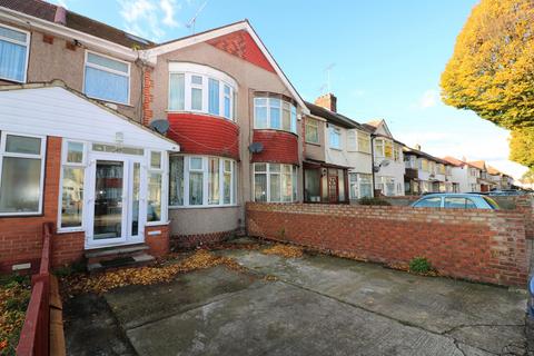 4 bedroom terraced house to rent, Ascot Gardens, Southall, UB1