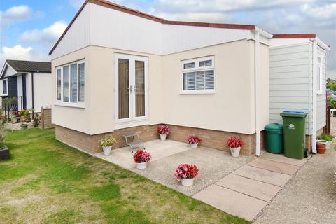 2 bedroom park home for sale, Thornlea Court, Littlehampton BN17