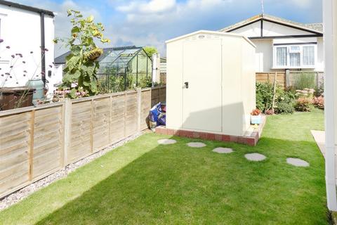 2 bedroom park home for sale, Thornlea Court, Littlehampton BN17