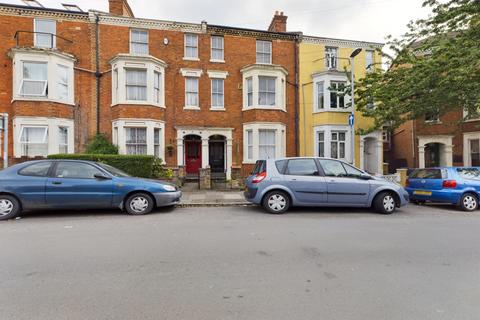 5 bedroom terraced house for sale, St. Michaels Avenue, Northampton NN1