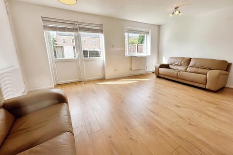 3 bedroom end of terrace house to rent, Stockport Road, Manchester, Greater Manchester, M13