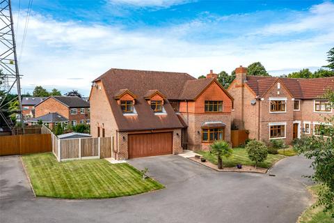 4 bedroom detached house for sale, Howcroft Gardens, Wakefield, West Yorkshire