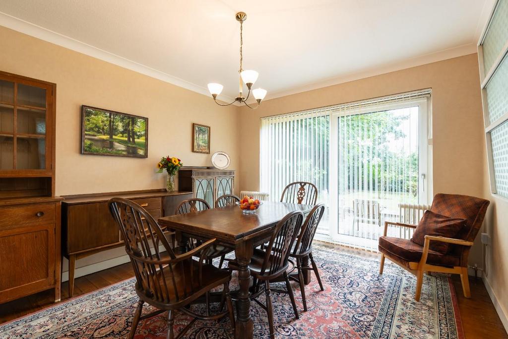 Dining room-1.jpg