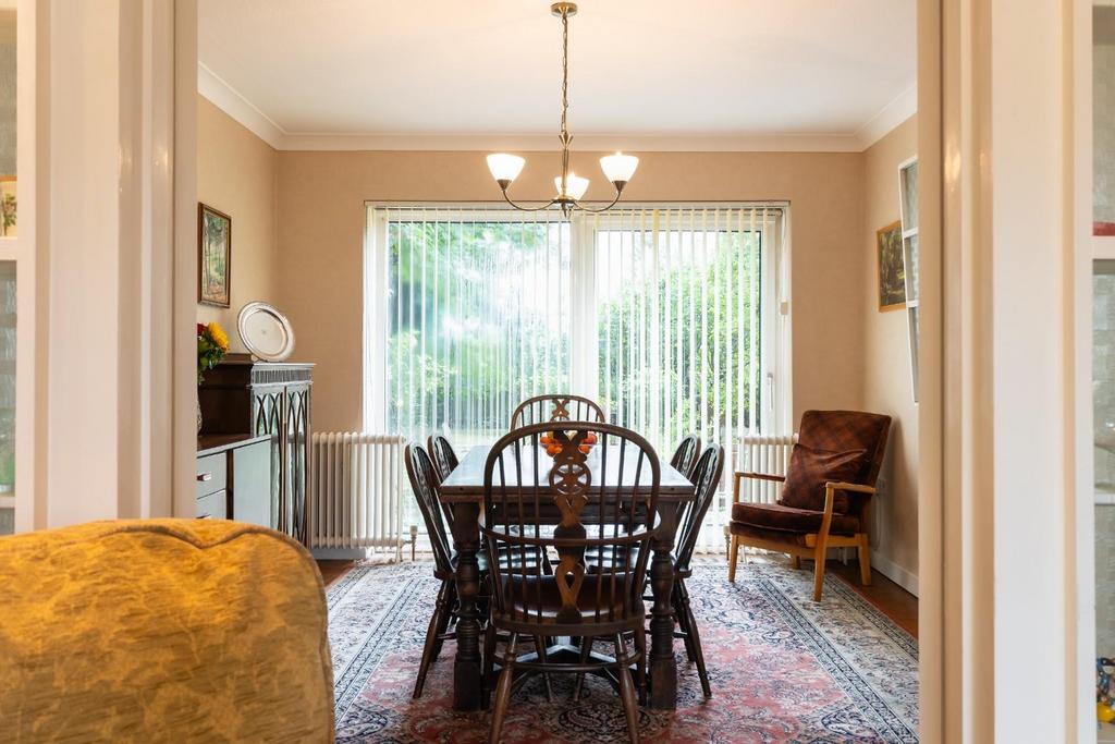Dining room-2.jpg