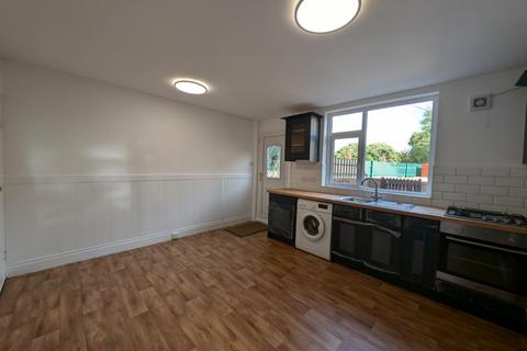 2 bedroom end of terrace house to rent, Waite Street, Wakefield, West Yorkshire, WF2