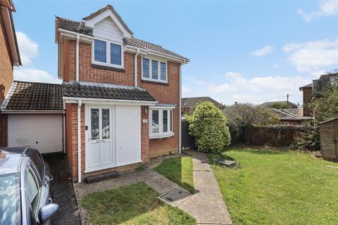 3 bedroom detached house for sale, Green Grove, Hailsham